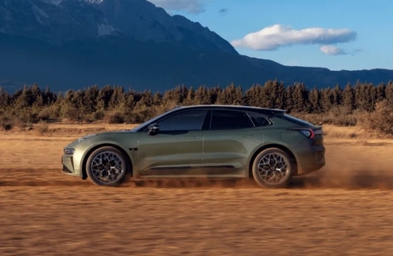ZEEKER 001 AWD Pure Electric Vehicle with 675km Range and Ternary Lithium Ion Battery