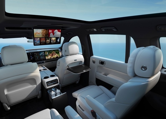 Li Xiang L9 SUV 65L Fuel Tank Capacity and State-of-the-Art Swing Door Technology