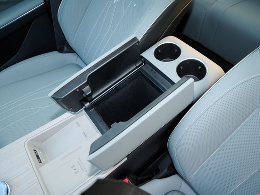 2925mm Wheelbase Geely Galaxy E8 550km Battery Life of 2024 Medium and Large Battery EVs