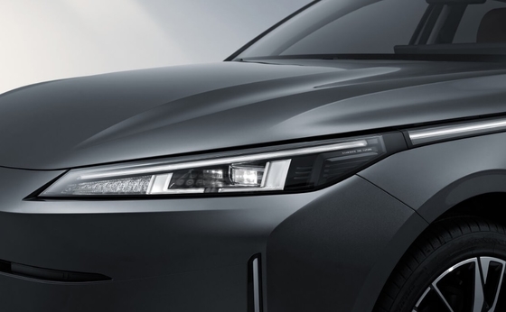 Energy Vehicle 2024 Changan Qiyuan A05 Electric Car in White with Extra Long Range